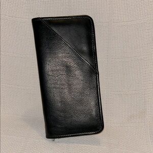 PIEL Sleek Black Leather Wallet